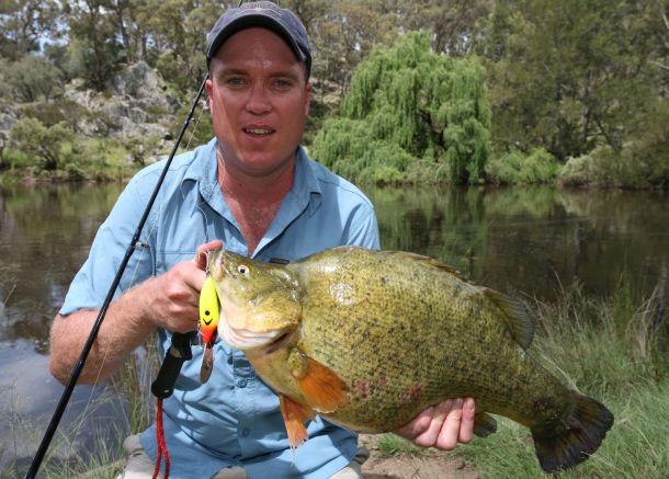 Haines Hunter MD John Haber displays a 760 prototype hull.